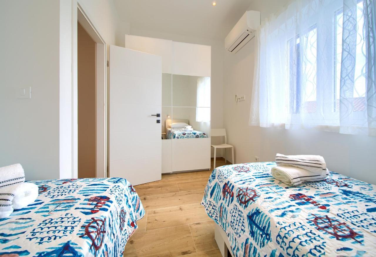 Apartman Placa Njivice Exterior foto